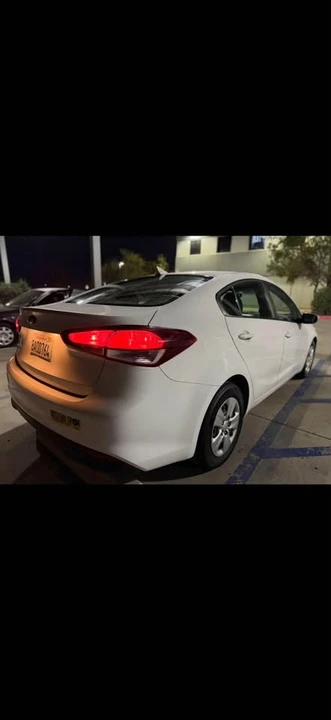 2017 Kia Forte - Image 4 of 6