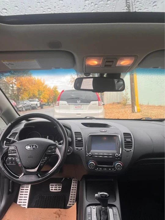 2017 Kia Forte - Image 7 of 13