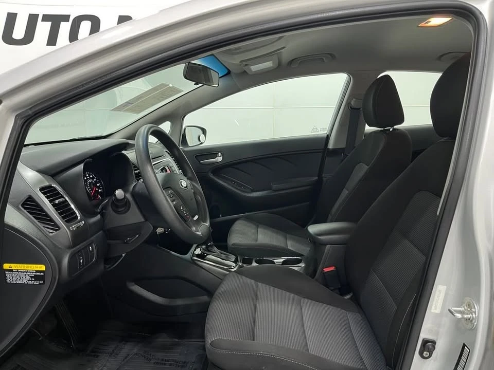 2017 Kia Forte - Image 8 of 17