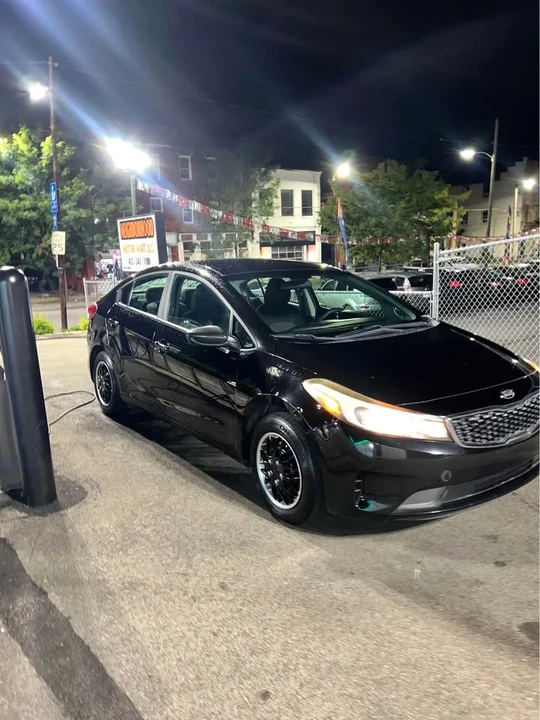 2017 Kia Forte - Image 2 of 4