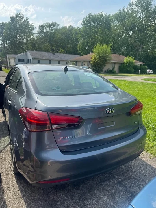 2017 Kia Forte - Image 2 of 4