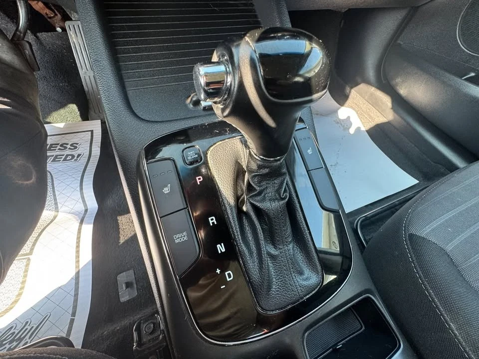 2017 Kia Forte - Image 17 of 20