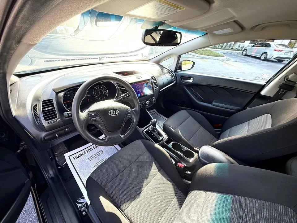 2017 Kia Forte - Image 5 of 18