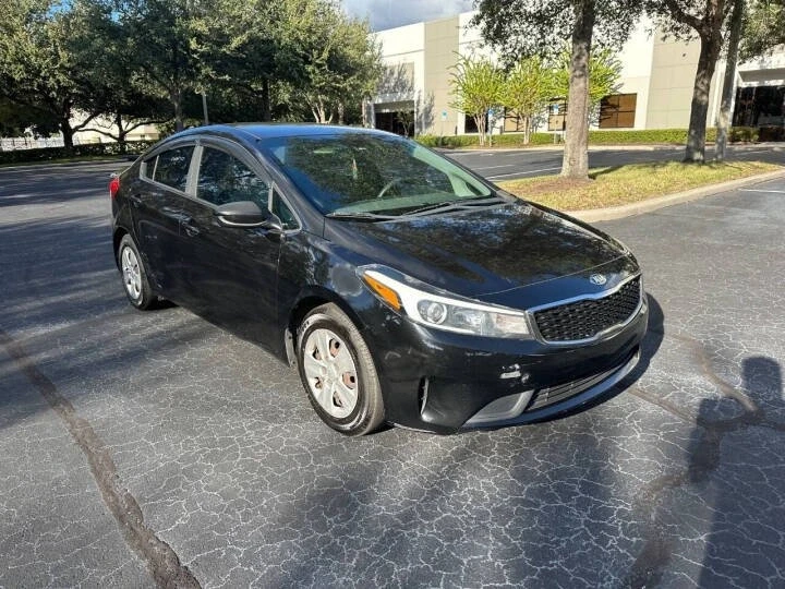 2017 Kia Forte - Image 2 of 11