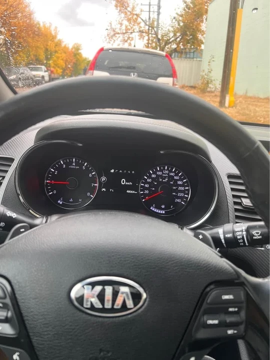 2017 Kia Forte - Image 9 of 13