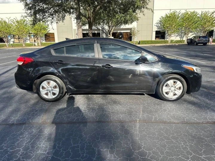 2017 Kia Forte - Image 7 of 11