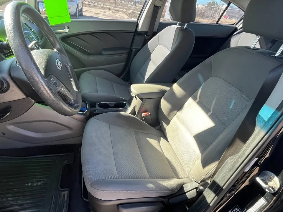 2017 Kia Forte - Image 10 of 19