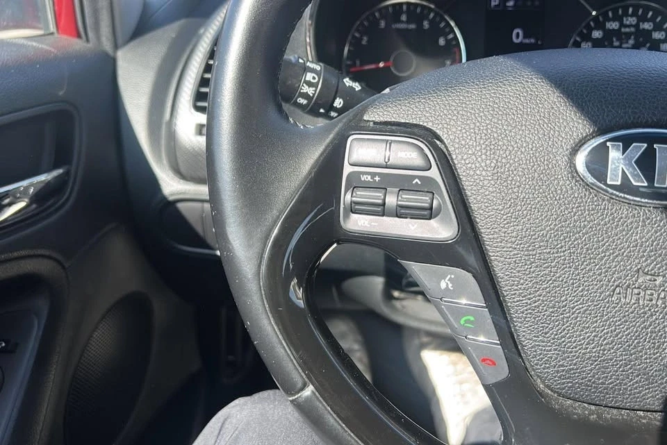 2017 Kia Forte - Image 13 of 14