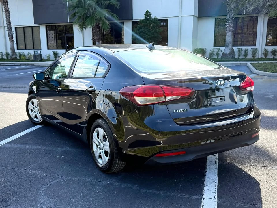2017 Kia Forte - Image 3 of 18