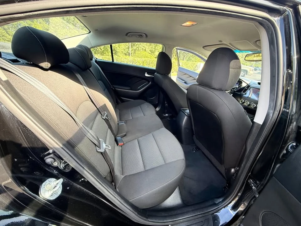 2017 Kia Forte - Image 11 of 18
