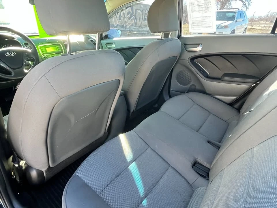 2017 Kia Forte - Image 11 of 19