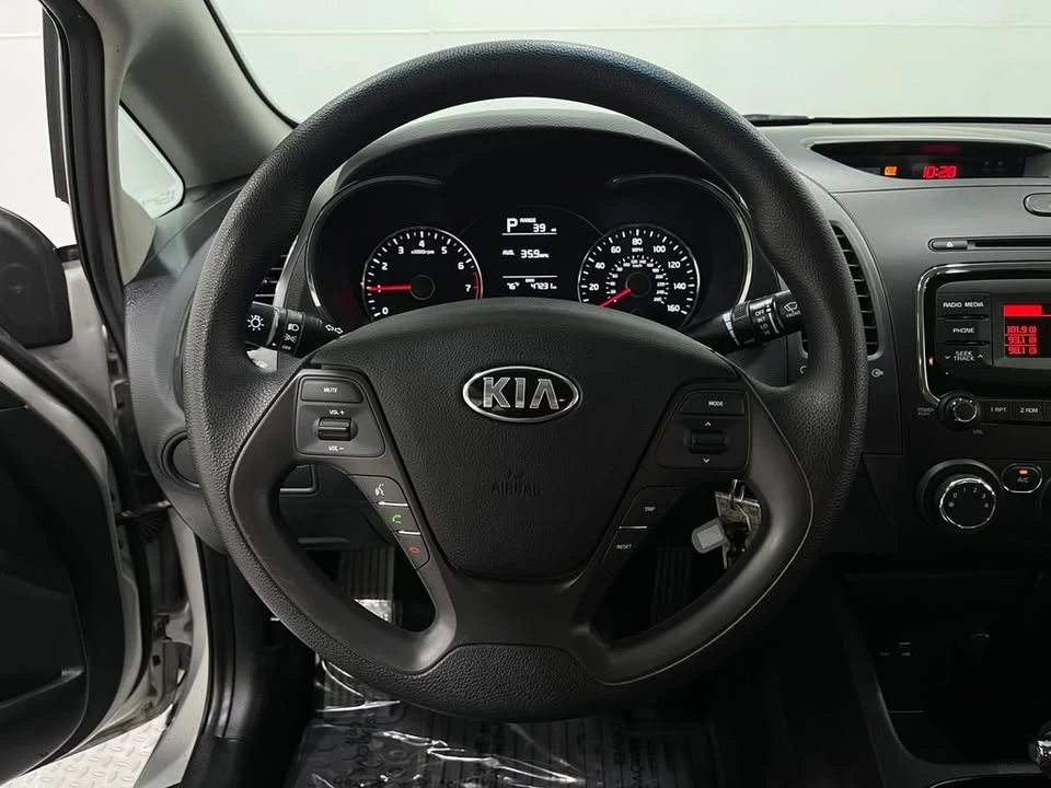 2017 Kia Forte - Image 16 of 17