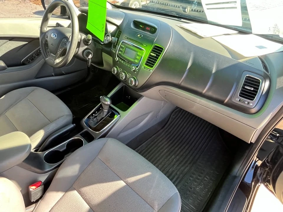 2017 Kia Forte - Image 15 of 19