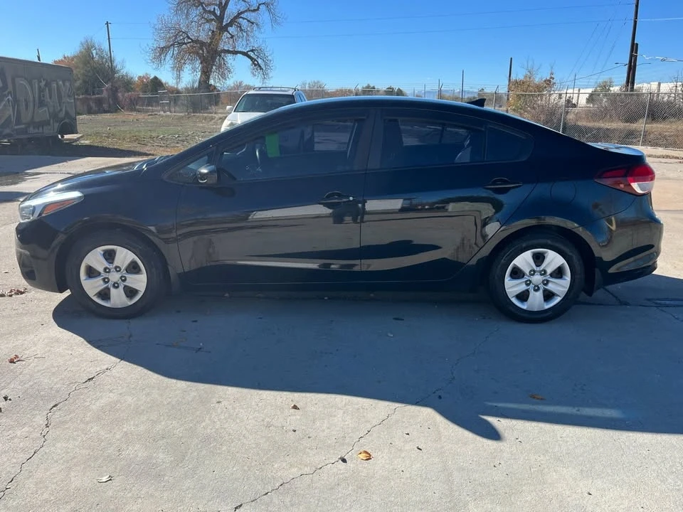 2017 Kia Forte - Image 2 of 19