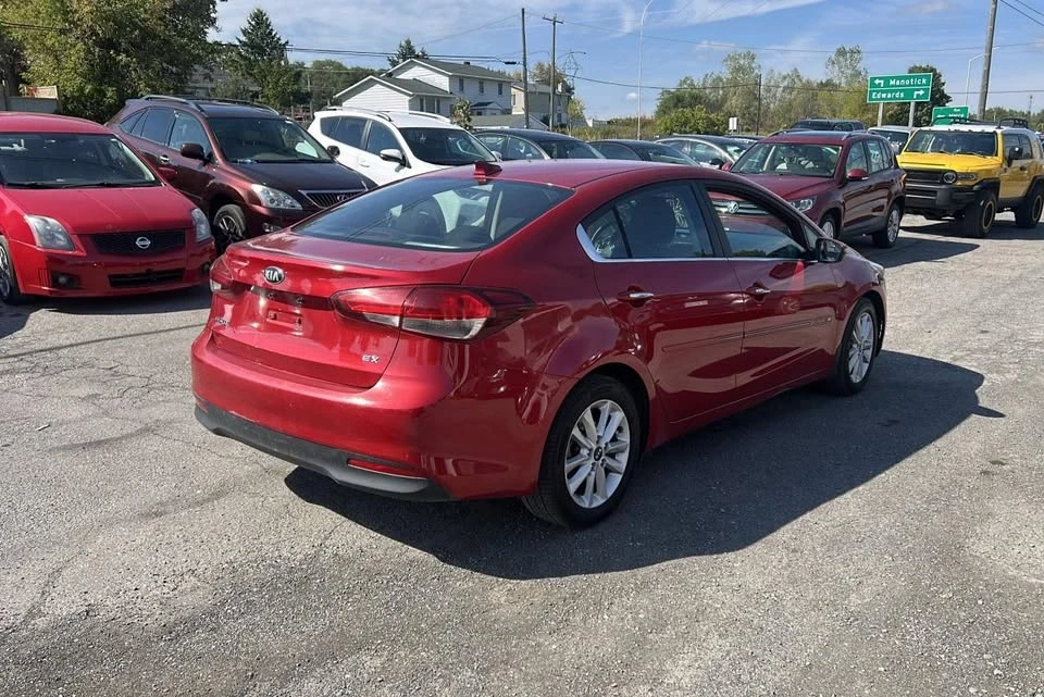 2017 Kia Forte - Image 5 of 14