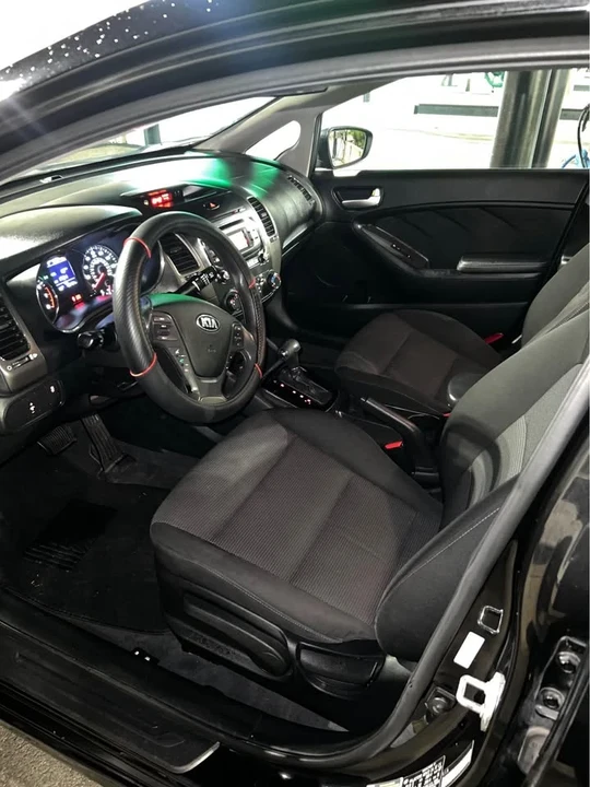 2017 Kia Forte - Image 4 of 4