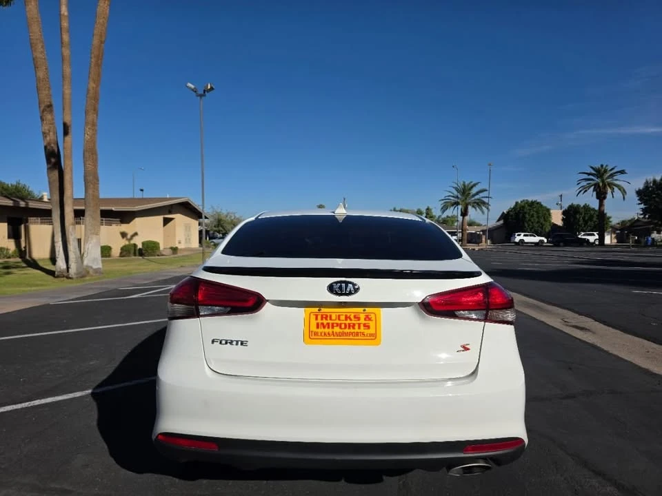 2017 Kia Forte - Image 8 of 19