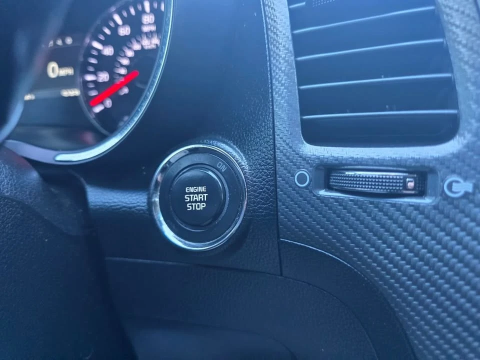2017 Kia Forte - Image 14 of 19