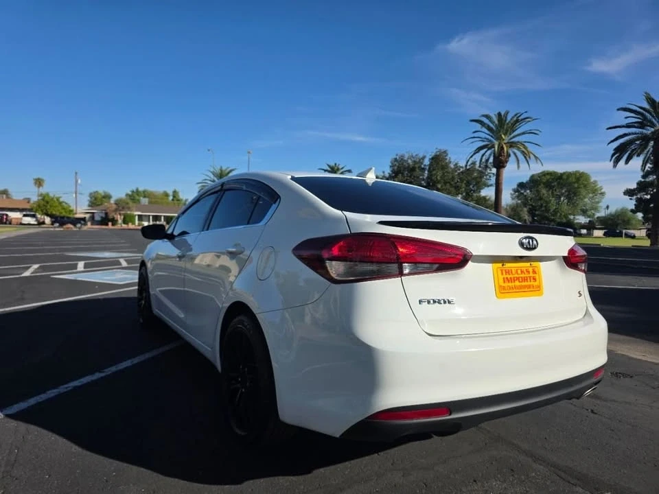 2017 Kia Forte - Image 6 of 18