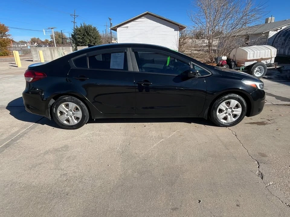 2017 Kia Forte - Image 6 of 19