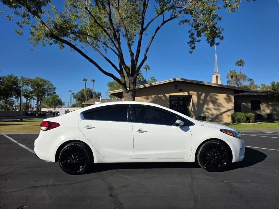 2017 Kia Forte - Image 3 of 18