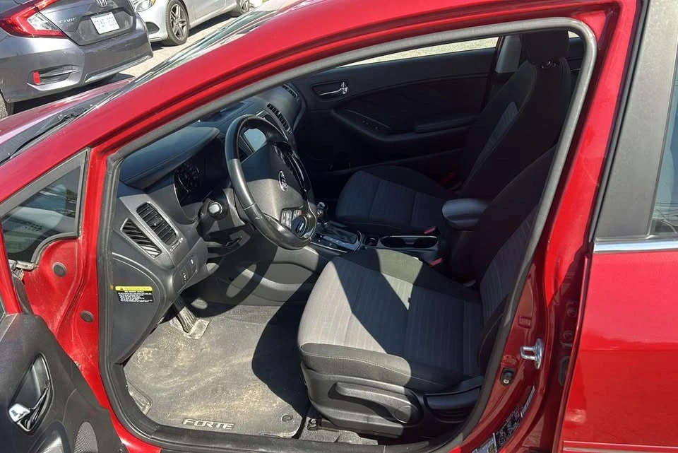 2017 Kia Forte - Image 7 of 14