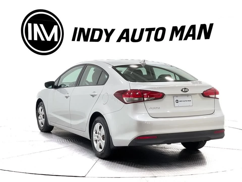 2017 Kia Forte - Image 4 of 17