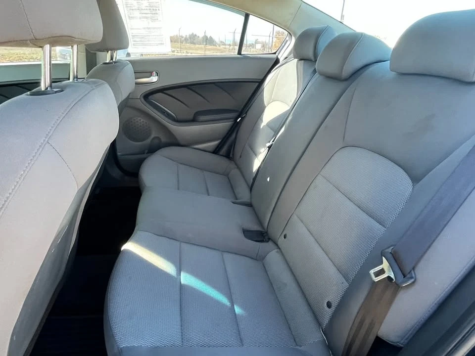 2017 Kia Forte - Image 12 of 19