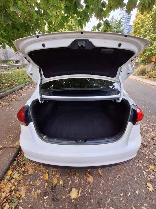 2017 Kia Forte - Image 4 of 10