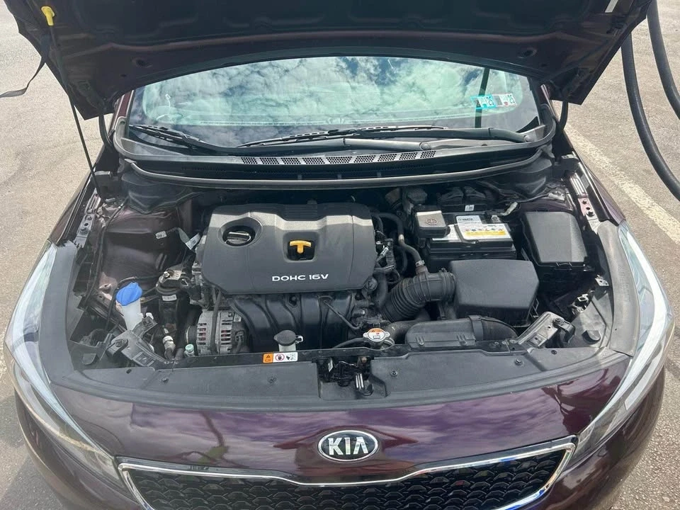 2017 Kia Forte - Image 5 of 11