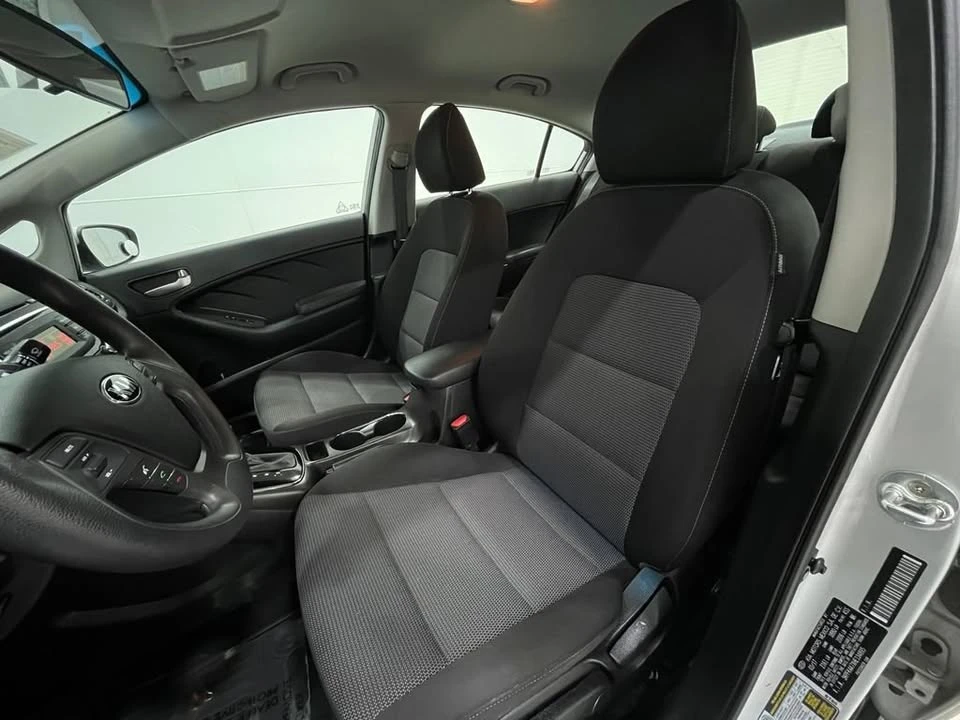 2017 Kia Forte - Image 9 of 17