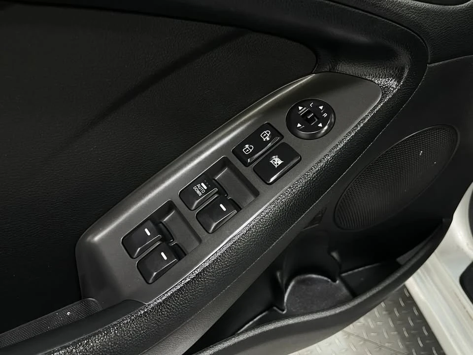2017 Kia Forte - Image 11 of 17