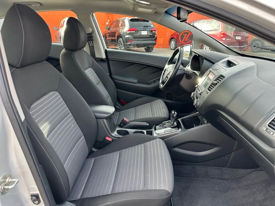 2017 Kia Forte - Image 10 of 14