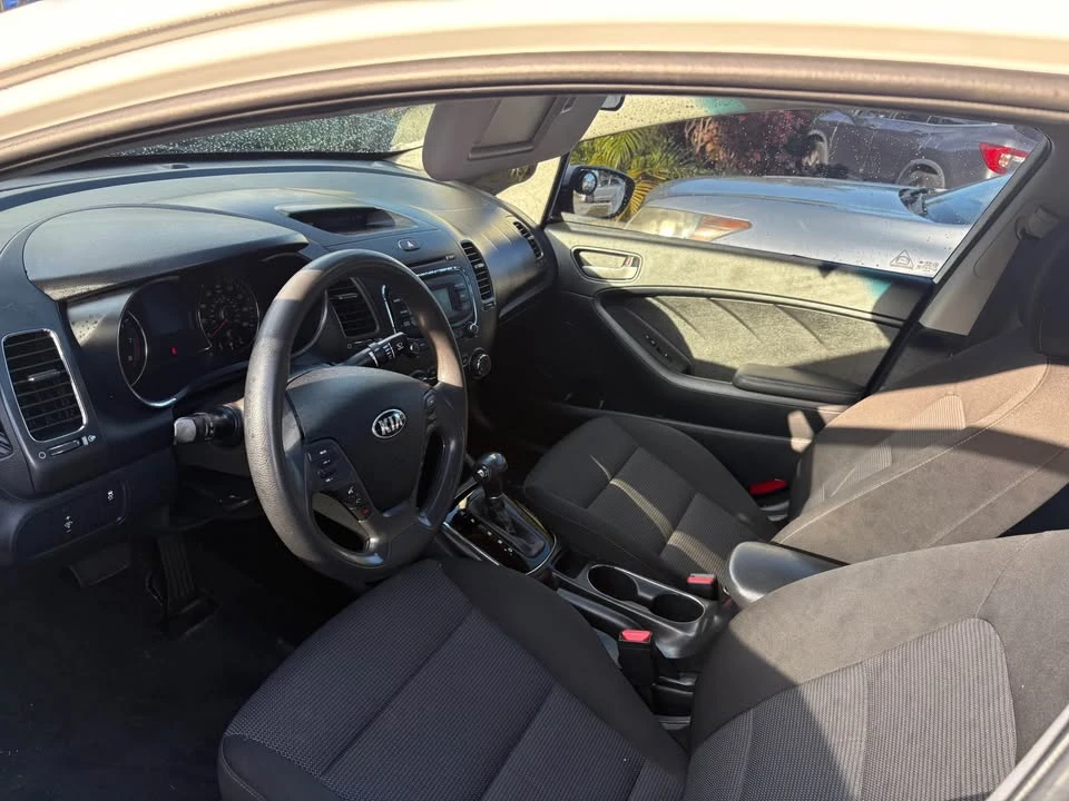 2017 Kia Forte - Image 5 of 5