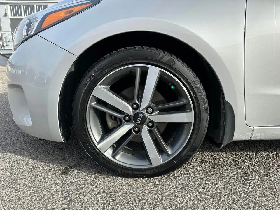 2017 Kia Forte - Image 9 of 14