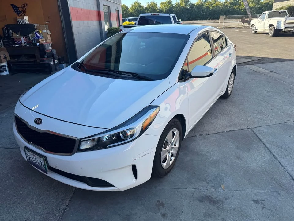 2017 Kia Forte - Image 2 of 13