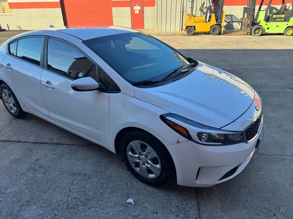 2017 Kia Forte - Image 8 of 13