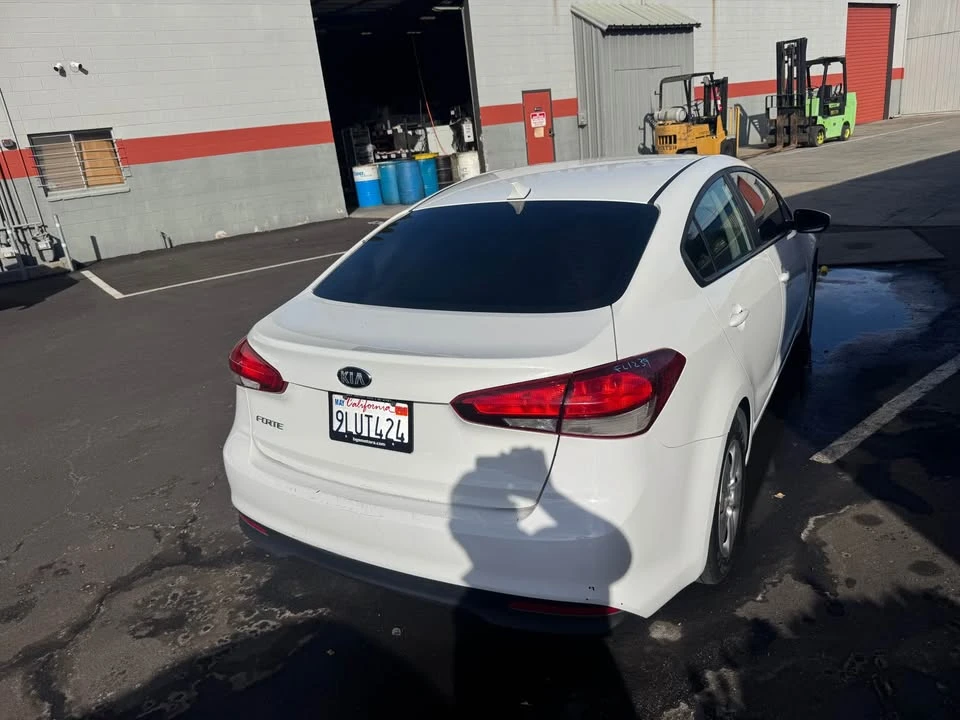 2017 Kia Forte - Image 4 of 13