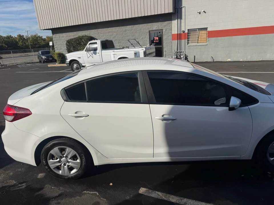 2017 Kia Forte - Image 5 of 13