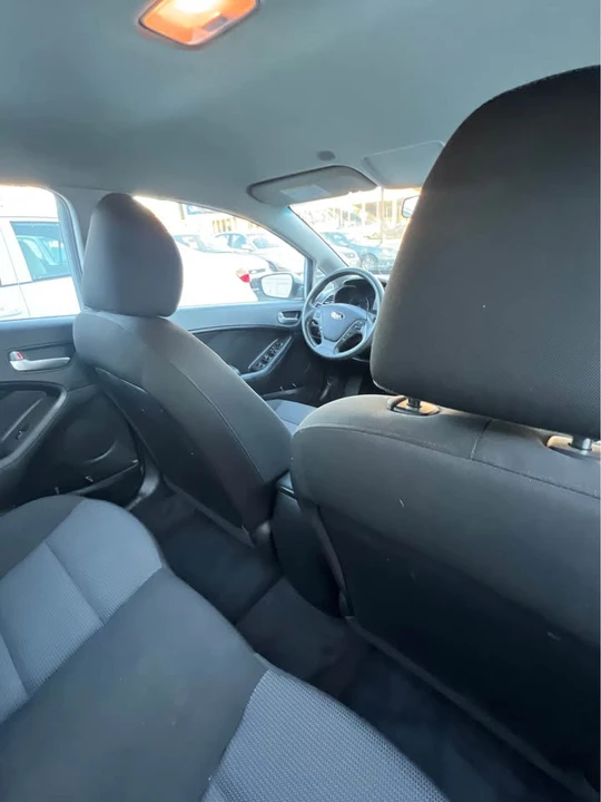 2017 Kia Forte - Image 14 of 18