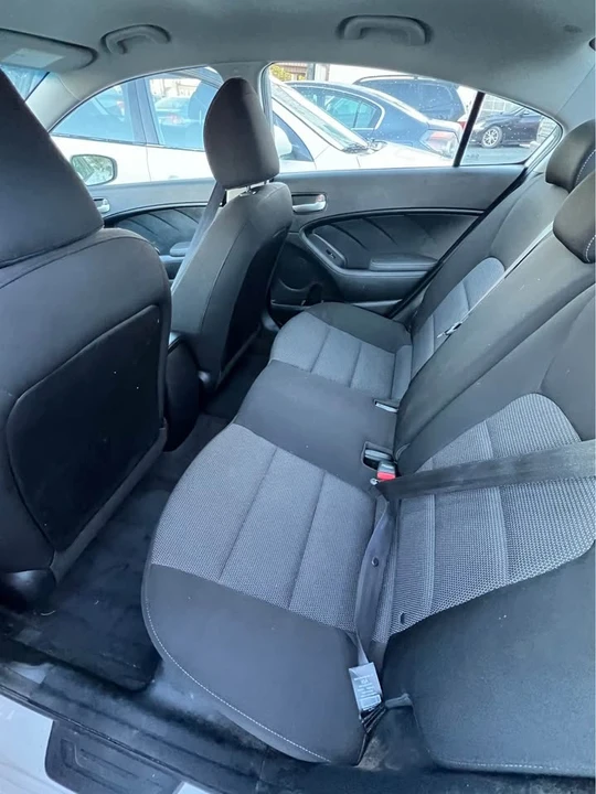 2017 Kia Forte - Image 16 of 18