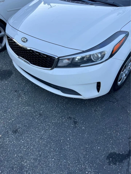 2017 Kia Forte - Image 2 of 18