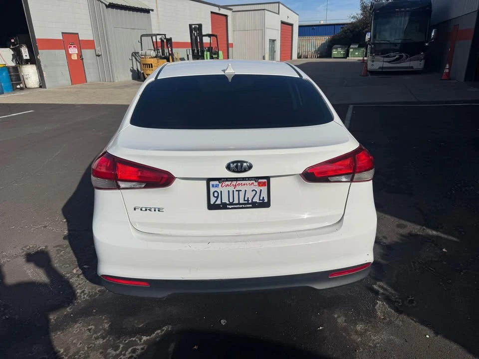 2017 Kia Forte - Image 3 of 13