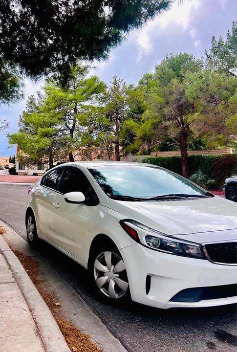 2017 Kia Forte - Image 3 of 5