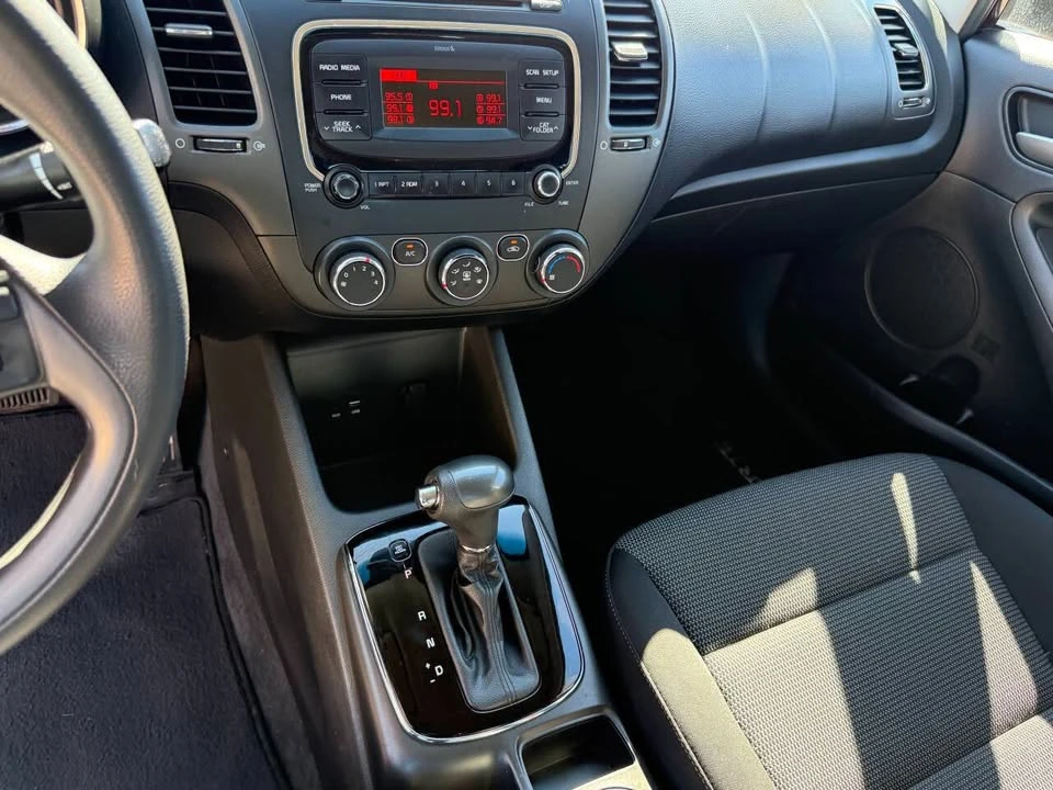 2017 Kia Forte - Image 12 of 12