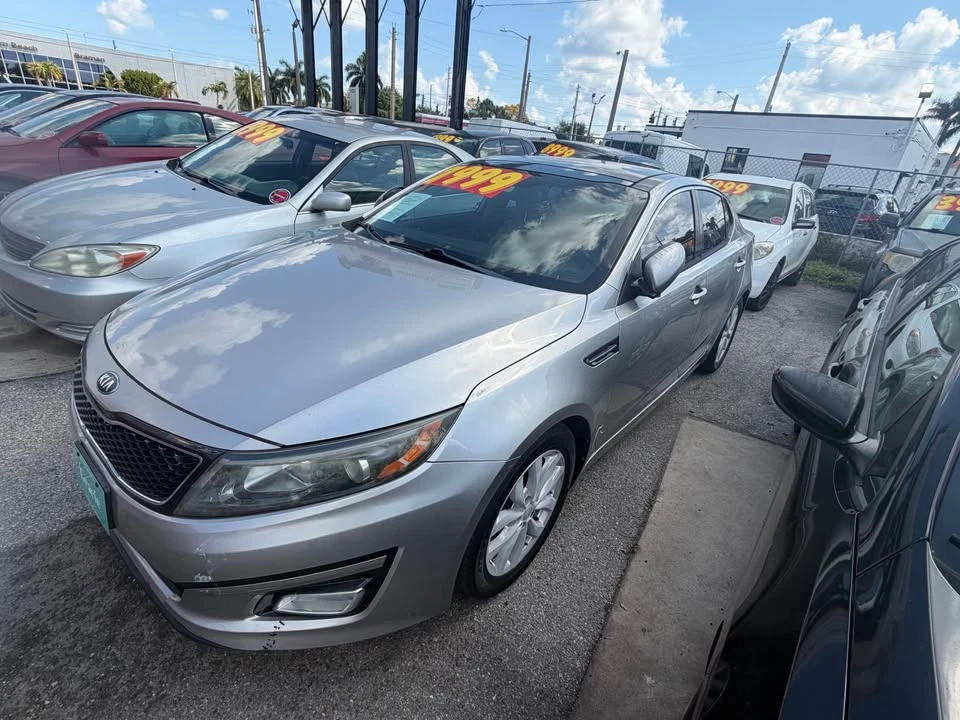 2017 Kia Forte - Image 2 of 7
