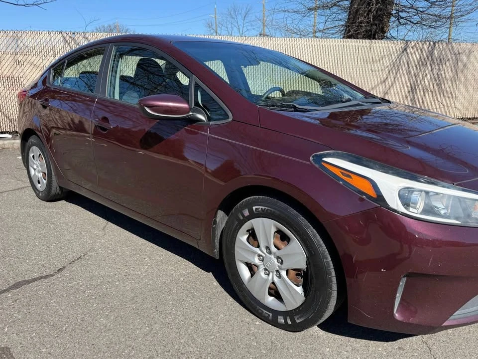 2017 Kia Forte - Image 7 of 12