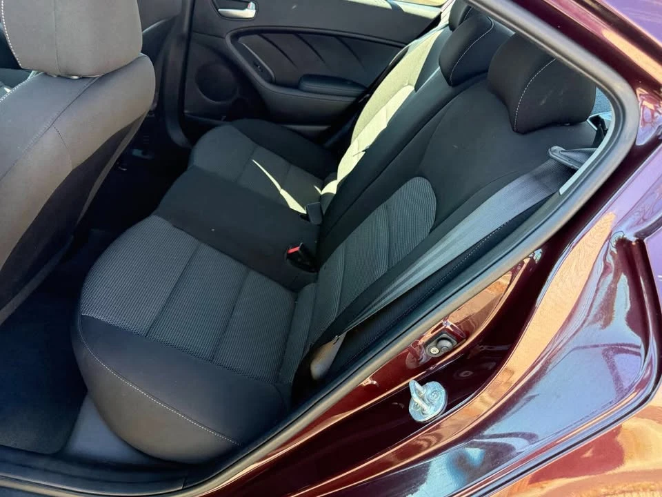 2017 Kia Forte - Image 11 of 12