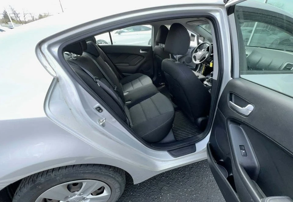 2017 Kia Forte - Image 6 of 7