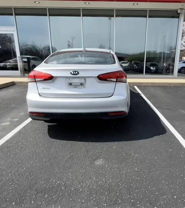 2017 Kia Forte - Image 3 of 7